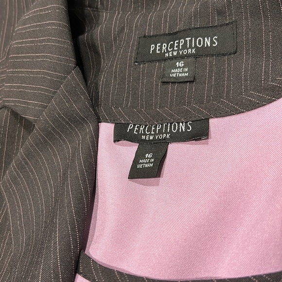 Attractive 3 piece ladies suit set! - Picture 2 of 15